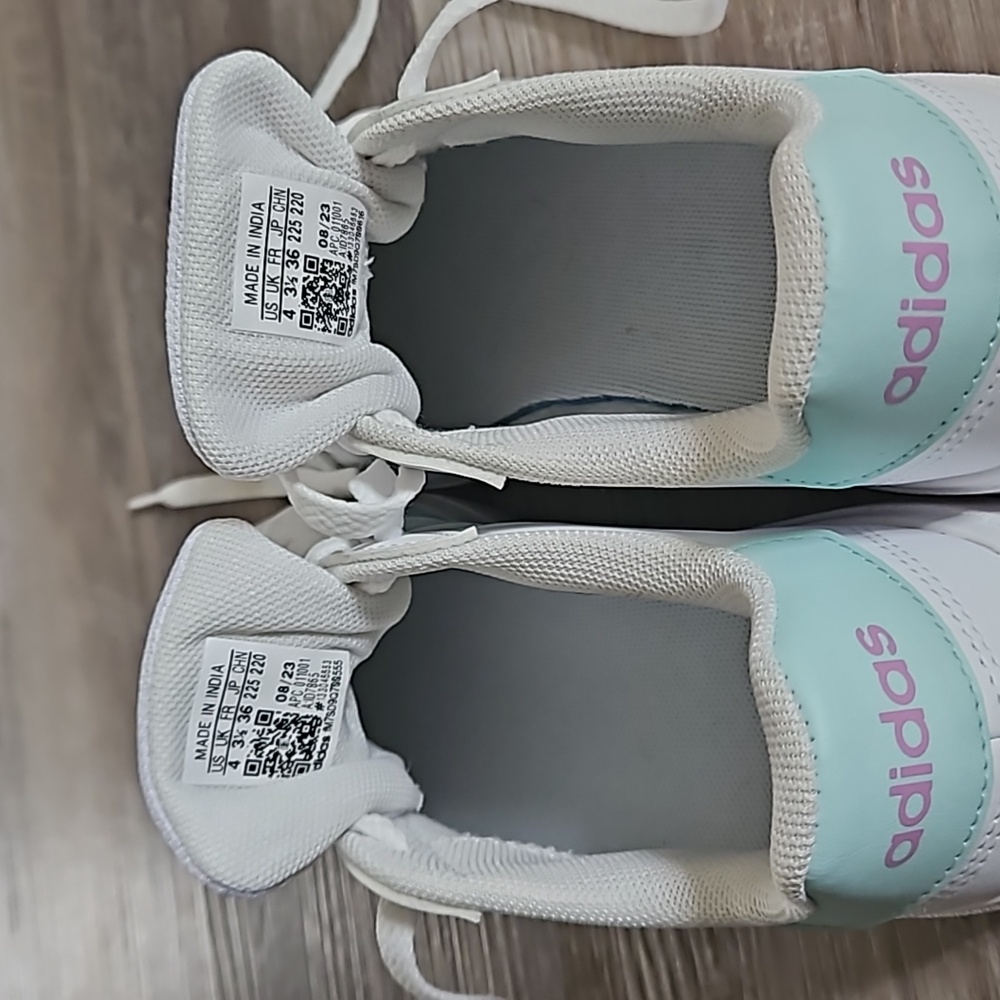 Adidas - Picture 6 of 8